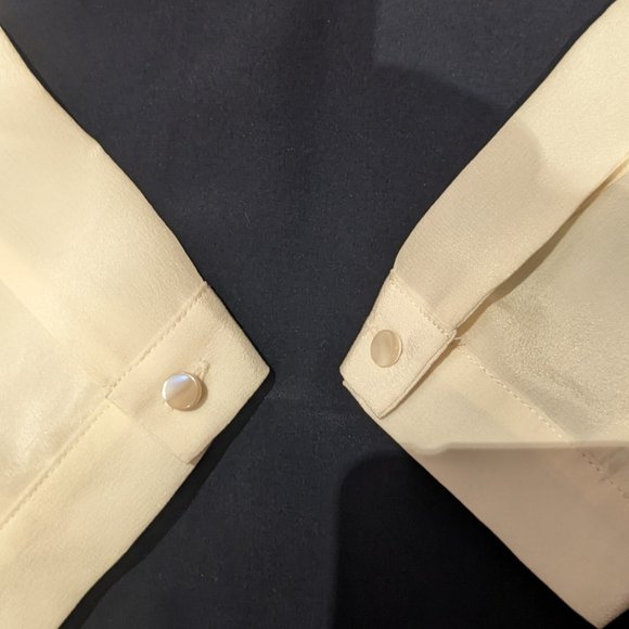 Minimalist long sleeve shirt - Picture 2 of 2